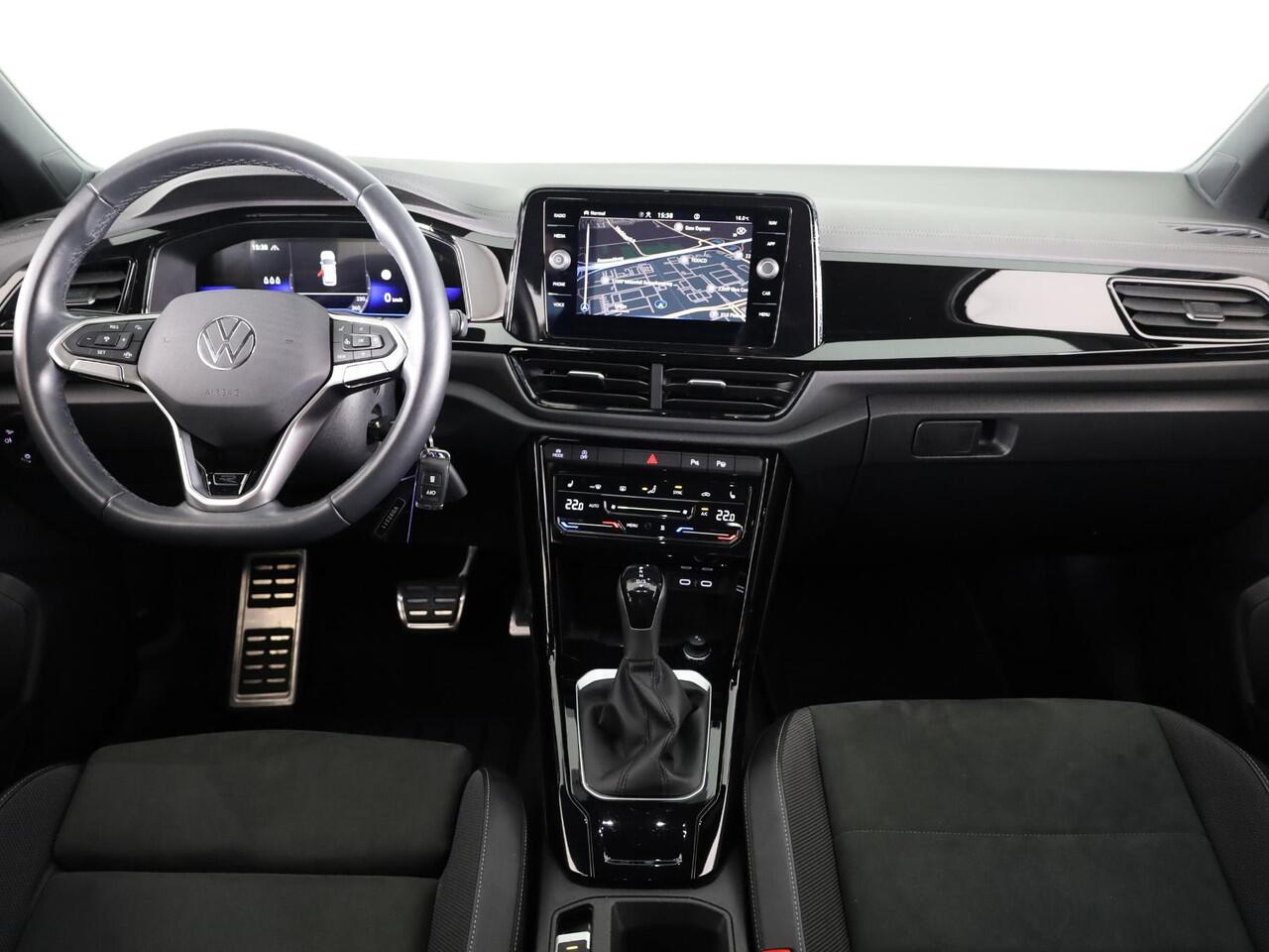 Volkswagen T-Roc 1.5 TSI R-Line 150 PK DSG |Private lease vanaf ¤ 699,- pm | Blackstyle | Trekhaak afneembaar | ErgoActive Stoel Pakket | Navigatie |