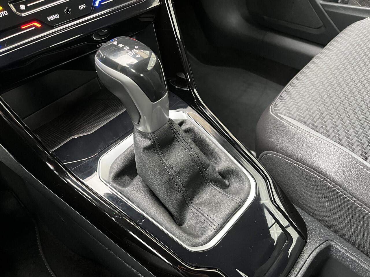 Volkswagen T-Roc Cabrio 1.5 TSI 2x R-Line / AUTOMAAT/ BLACK STYLE/ CAMERA/ PARK. SENSOREN/ DODE HOEK/ STOEL-STUURVERWARM./ IQ. LIGHT/ DIGITAL DASHBOARD/ ADAPT. CRUISE/ APP CONNECT/ NAVI/ CLIMA/ DAB/ 18" LMV