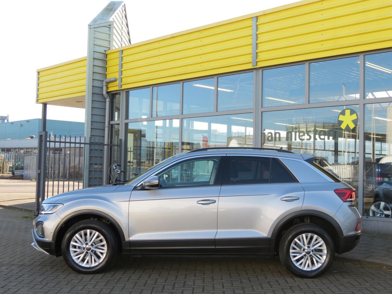 Volkswagen T-Roc 1.0 TSI Life -110pk- | LED | App Connect | Parkeer Assistent | Lane Assist | Climate Control | Rijklaarprijs incl. 1 jaar Bovag garantie