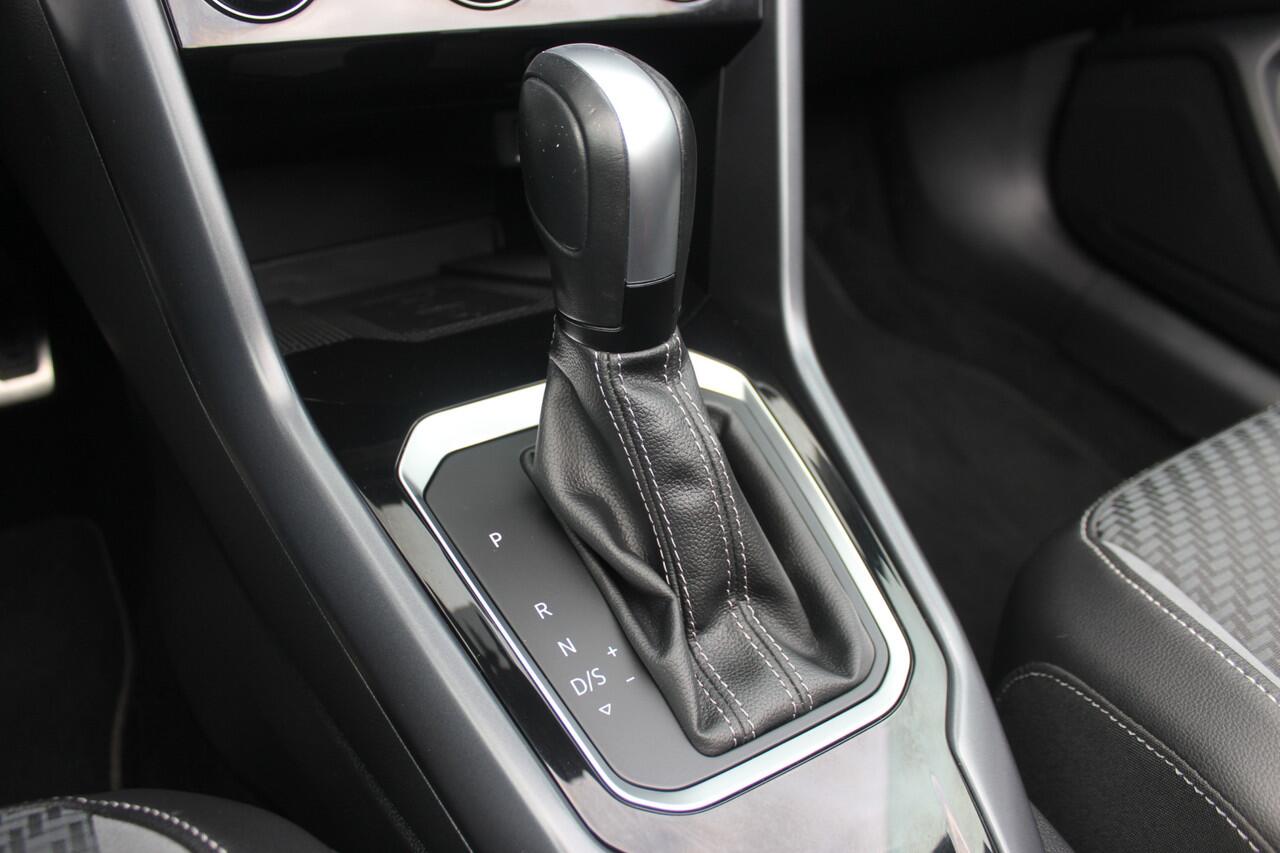 Volkswagen T-Roc Cabrio 1.5 TSI R-Line - CAMERA - TREKHAAK - CARPLAY - ADAPT. CRUISE -