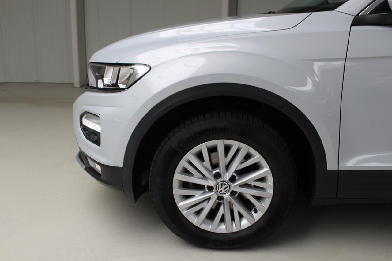 Volkswagen T-Roc 1.5 TSI Style Navigatie | Inklapbare spiegels | Climate Control | Privacy Glass