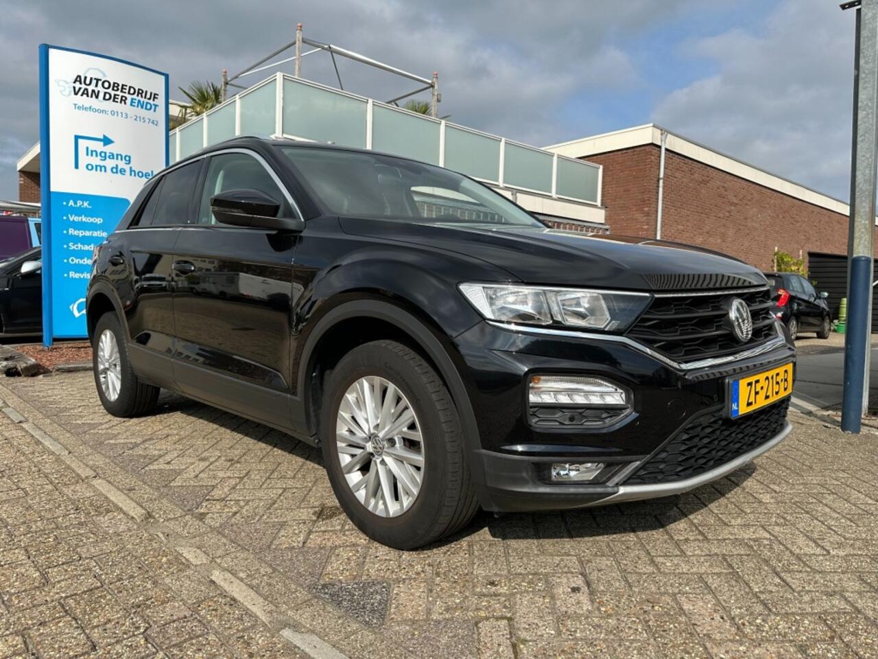 Volkswagen T-Roc 1.0 TSI Style 1e eigenaar Carplay DAB+ PDC V+A