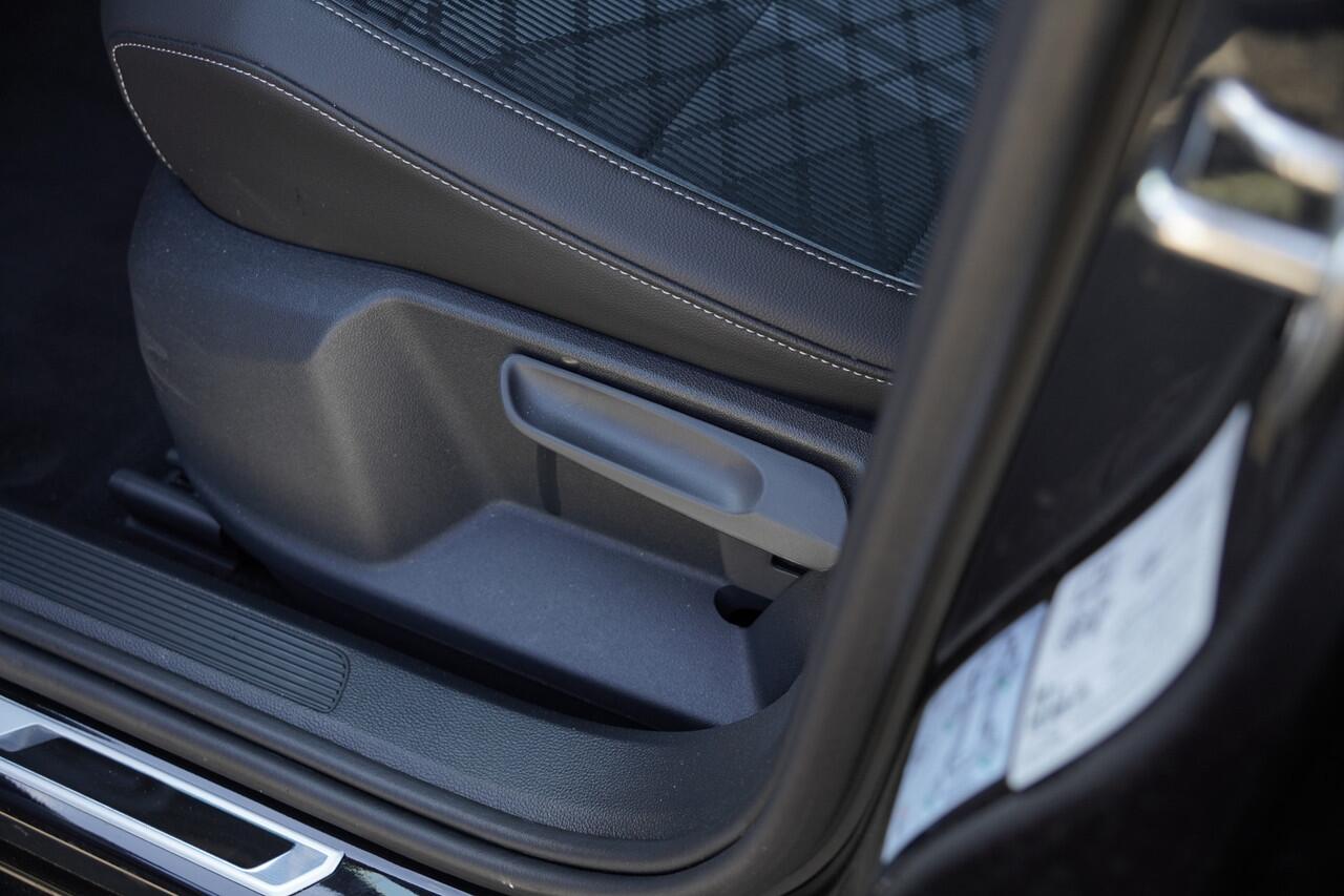 Volkswagen T-Roc 1.5TSI/150pk R-Line DSG Automaat|2025|Panoramadak|18"LMV|Navi|Virtual Cockpit|PDC+Assist+Camera|Cruise+ACC|Keyless+El.achterklep+Sensor