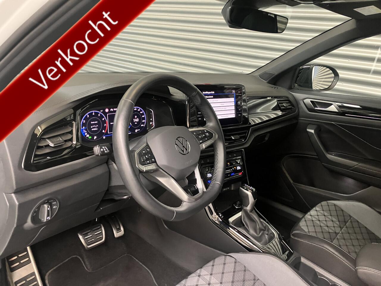 Volkswagen T-Roc 1.5 TSI R-LINE BLACK STYLE/PANORAMA/TRH/IQ LIGHT/IQ DRIVE/ENZ