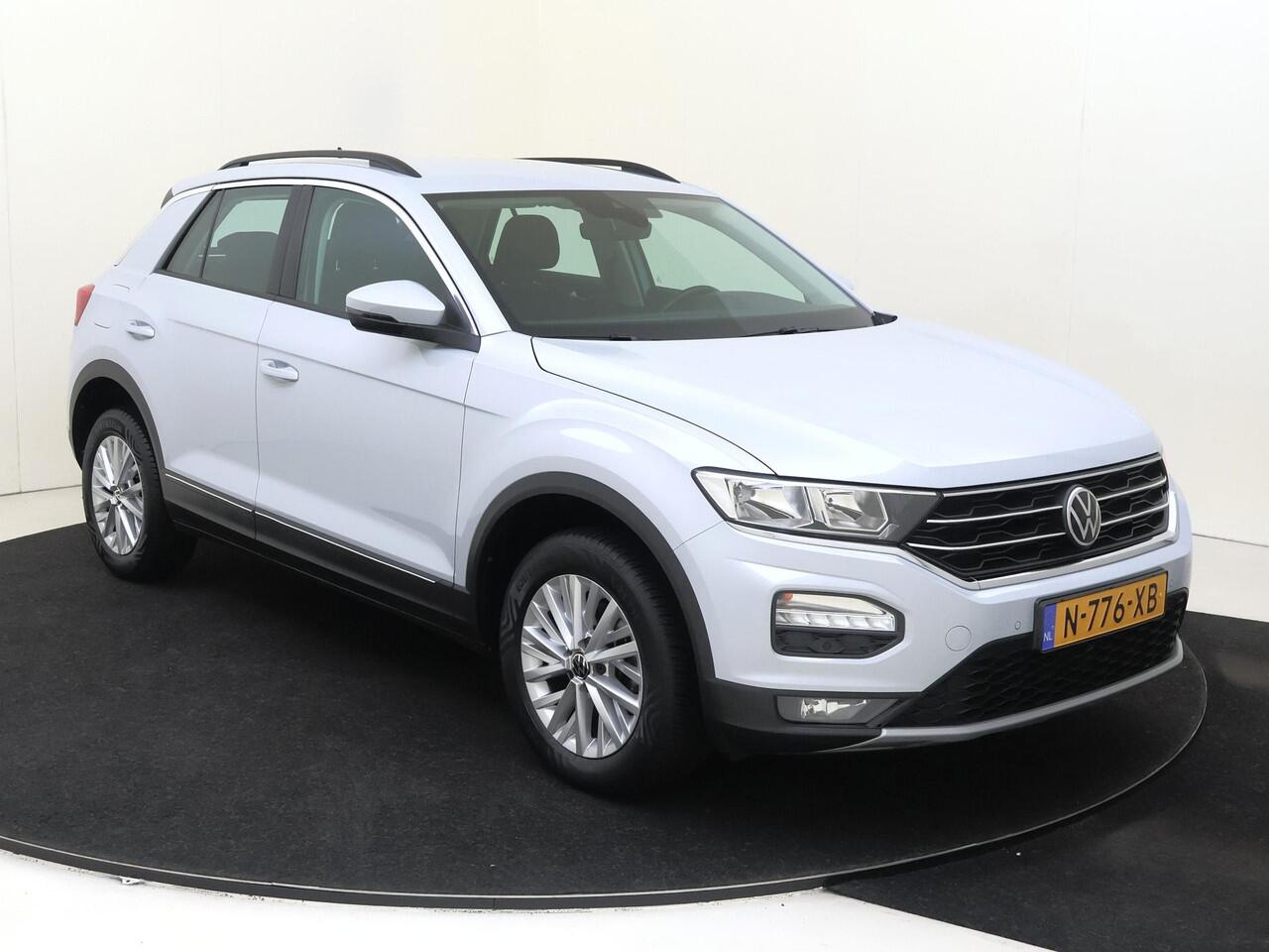 Volkswagen T-Roc 1.0 TSI Style | Trekhaak | Parkeersensoren | Adaptieve cruise control | CarPlay | Navigatie | Lane assist |