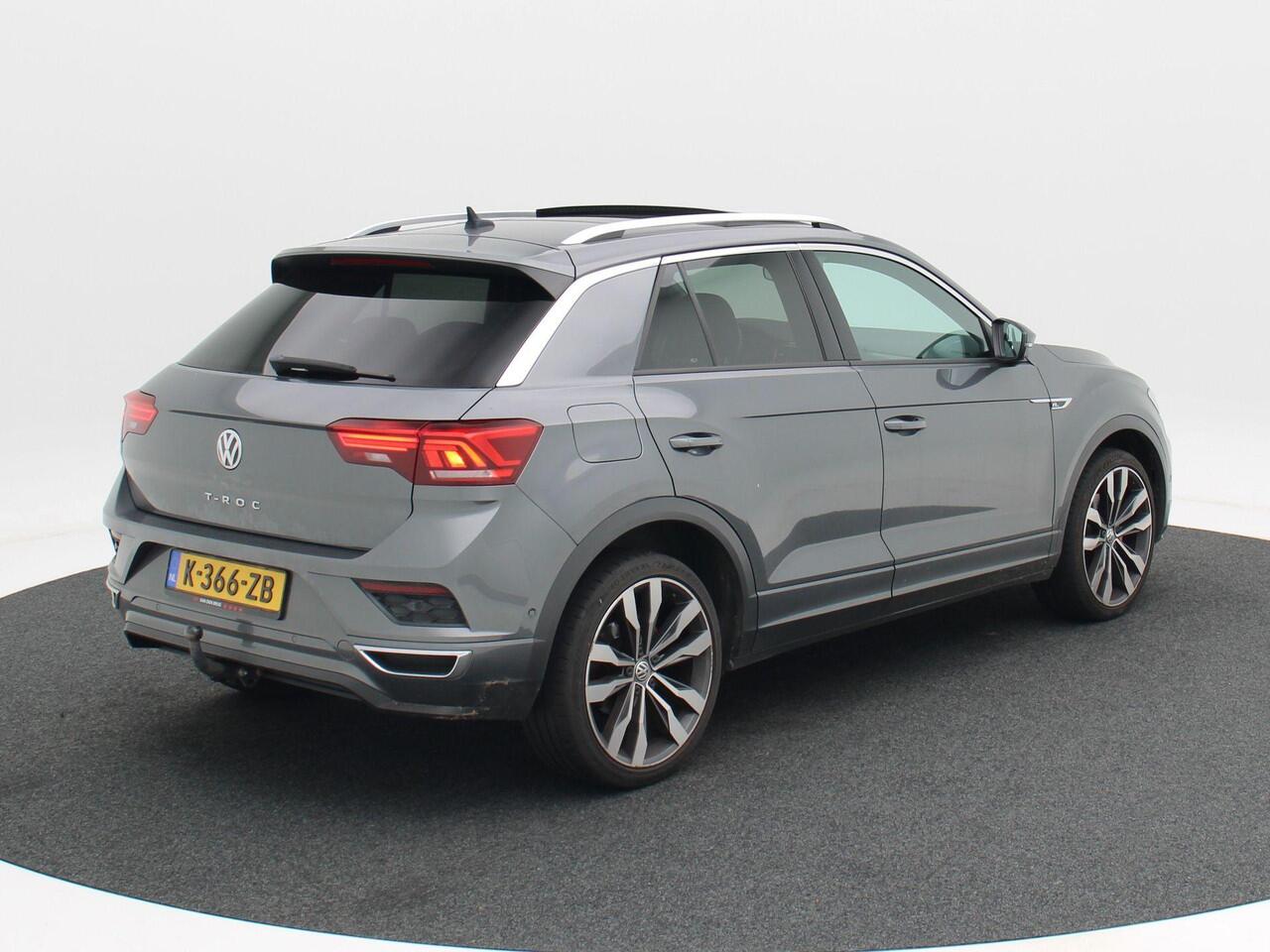 Volkswagen T-Roc 1.5 TSi 150 Pk Automaat Sport Business R-Line | Panoramadak | Adaptive Cruise | Climate Control | Stoelverwarming | Parkeersensoren | Bluetooth | Trekhaak | Navigatie | 19 Inch | 67.919 Km!!