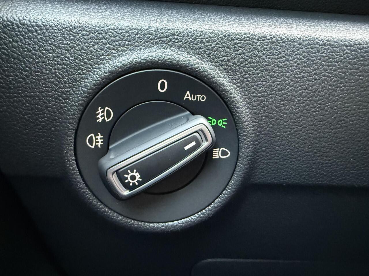 Volkswagen T-Roc 1.0 TSI Style ?Navigatie ?Apple Carplay & Android Auto ?Climate ?Adapt. Cruise ?Parkeersensoren ?Lichtmetaal 17"