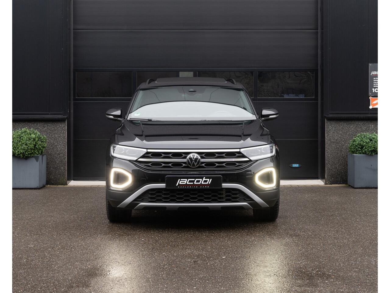 Volkswagen T-Roc 1.5 TSI R-Line 150PK | Virtual | Pano | Keyless | Massage Ergo Active | Camera | Lane & Side Assis | Front Assis | Sfeer | GERESERVEERD