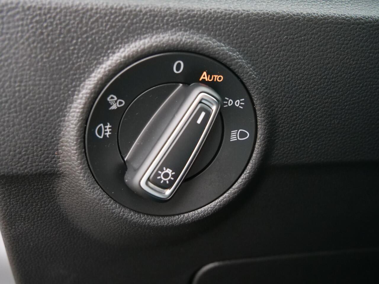 Volkswagen T-Roc 1.5 TSI R-Line Edition 150 Pk Automaat DAB / Apple Carplay / Keyless / Camera