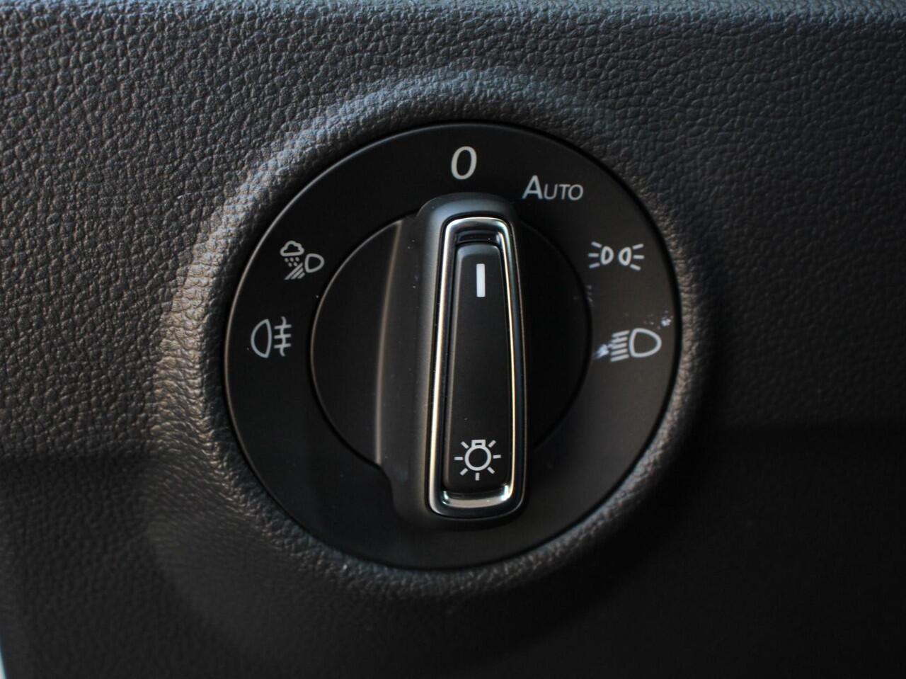 Volkswagen T-Roc 1.5 TSI 150pk DSG Style Edition | Navigatie | Apple Carplay/Android Auto | Camera | Parkeersensoren | Adaptive Cruise Control | Dodehoek Assistent | Elektrische achterklep | Stoel- en stuurverwarming | Full Led | Climate Control | Lichtmetalen velgen