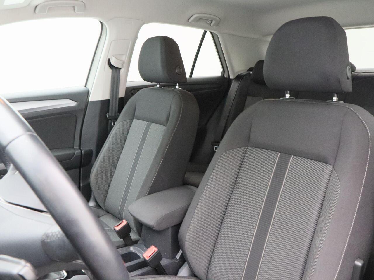 Volkswagen T-Roc 1.0 TSi 110 Pk Life Business | Navigatie | LED | 16 Inch | Camera | Stoelverwarming | Parkeersensoren | Adaptive Cruise | 97.091 Km!!