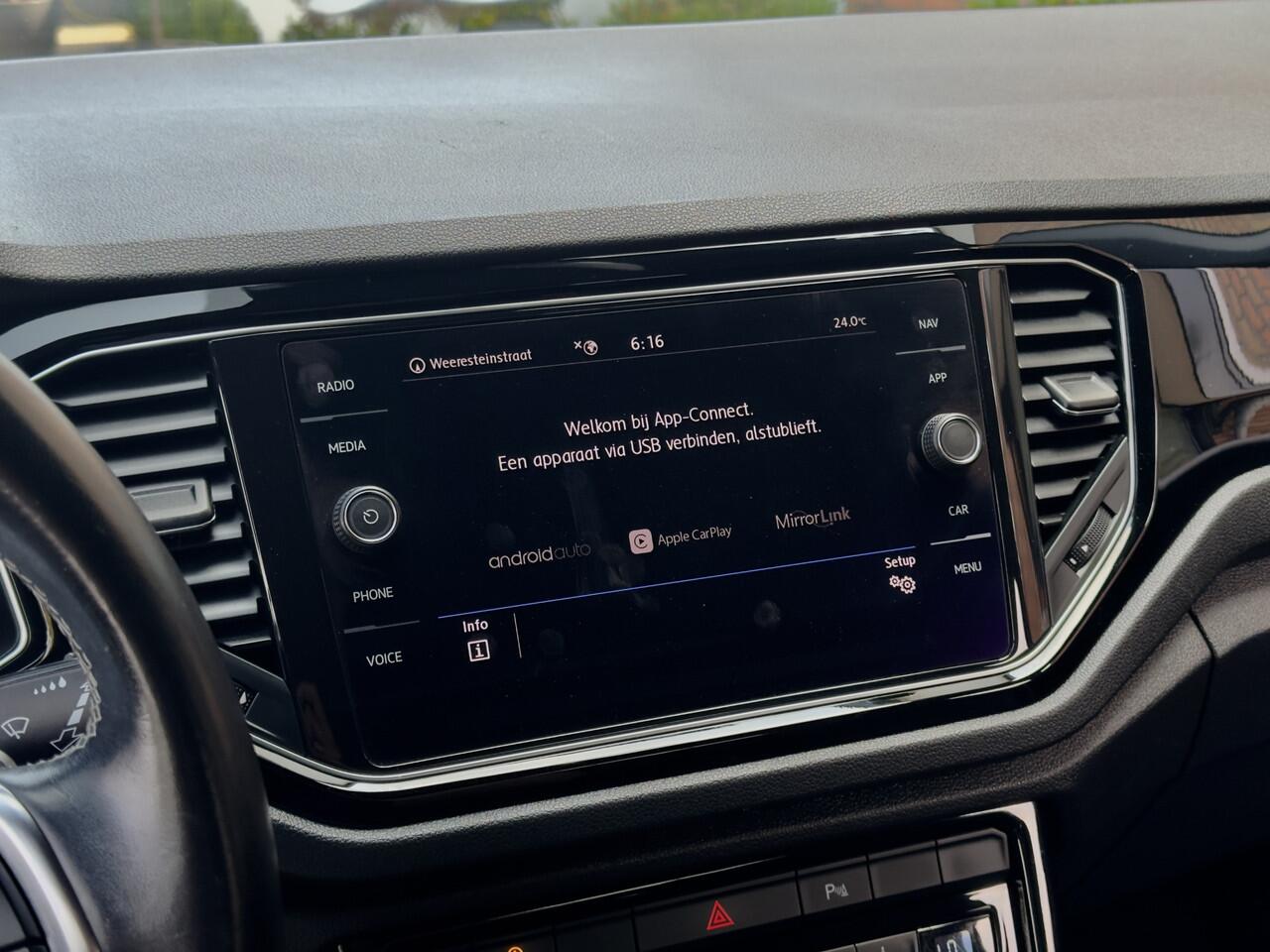 Volkswagen T-Roc 1.5 TSI AUT7 BLACK-LINE 98D.KM! NW-MODEL LEDER NAVI CAMERA DIGI-DASH APPLE-CARPLAY LED LMV PDC