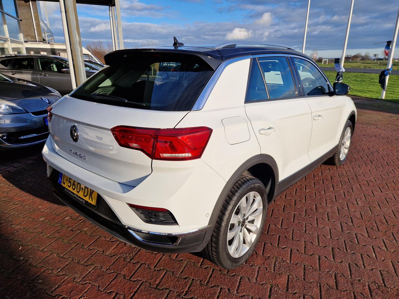 Volkswagen T-Roc 1.0 TSI Style Business 12 MND BOVAG GAR. | NAVI | TWO TONE LAK | ACC | PDC V+A | CLIM. CONTR. | APPLECARPLAY/ANDROID AUTO