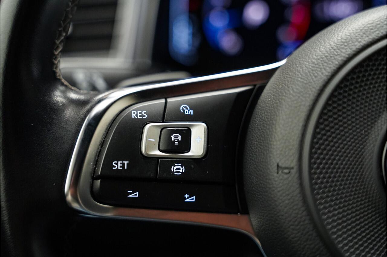 Volkswagen T-Roc 1.5 TSI 2x R-Line Full opt|Pano dak|Trekhaak|Camera|19 inch