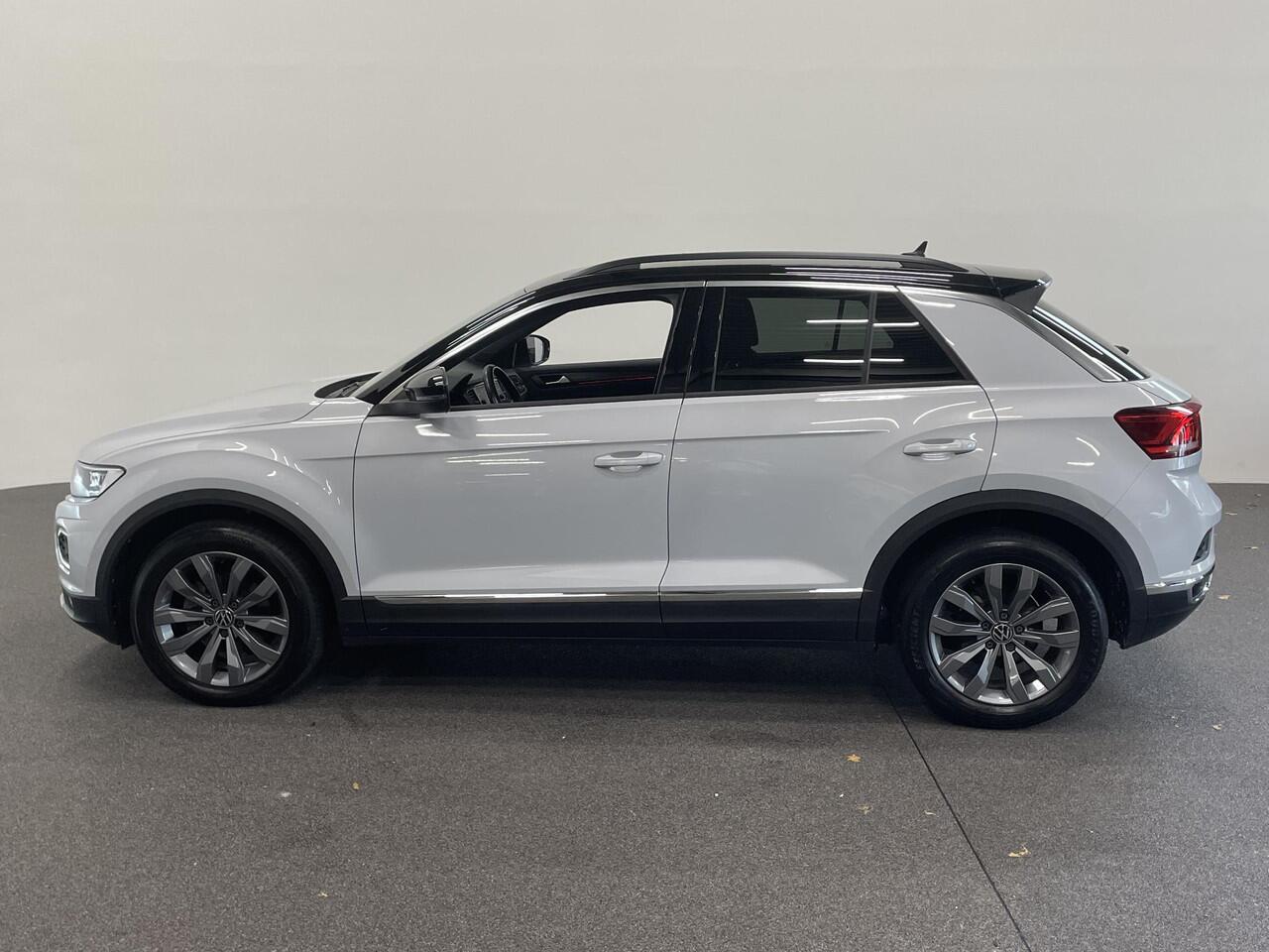 Volkswagen T-Roc 1.5 TSI Sport AUT Aut Winterpack Camera achter Adaptieve Led Auto Cruise Control PDC V+A Elektrische Kofferklep Navi Carplay