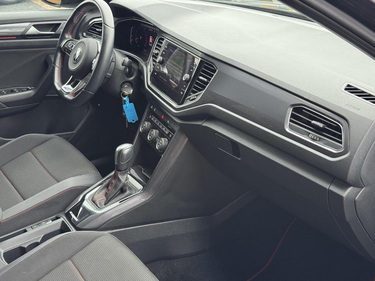 Volkswagen T-Roc 1.5 TSI Sport,Navi,Carpl,Trekh,Cam,Cruise,Led