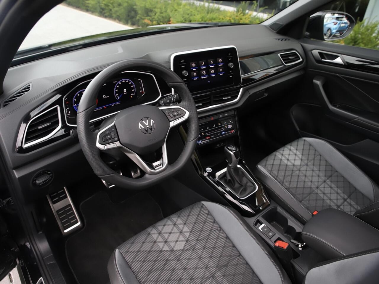 Volkswagen T-Roc 1.5 TSI R-Line |Pano|IQ|Cam|Trekhaak