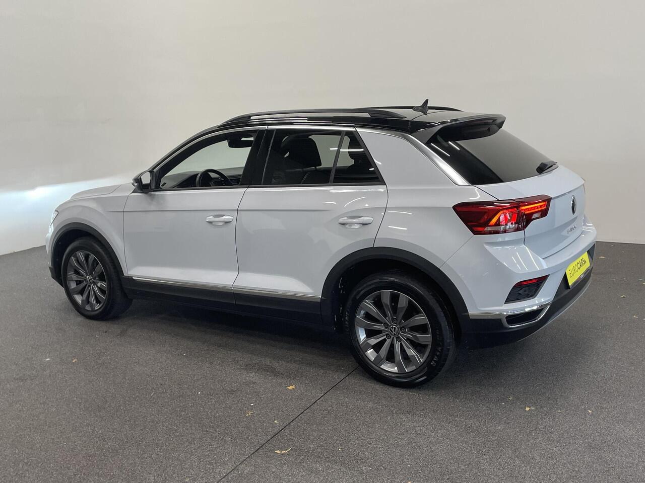 Volkswagen T-Roc 1.5 TSI Sport AUT Aut Winterpack Camera achter Adaptieve Led Auto Cruise Control PDC V+A Elektrische Kofferklep Navi Carplay