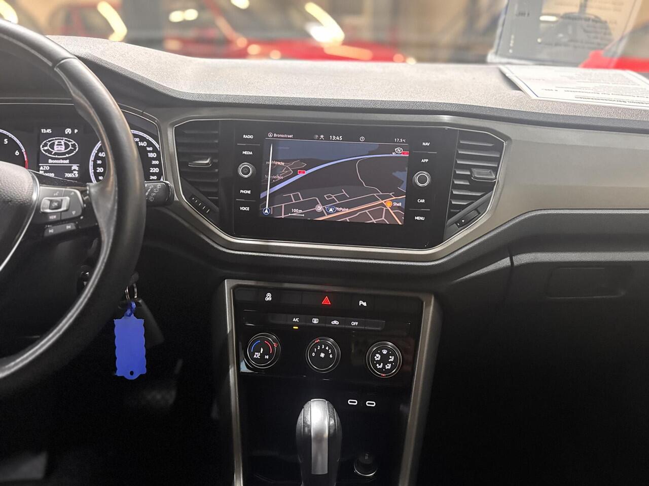 Volkswagen T-Roc 1.5 TSI 150pk DSG Automaat Style Navi Trekhaak Ad Cruise Parkeersensoren 1e Eigenaar Dealeronderhouden