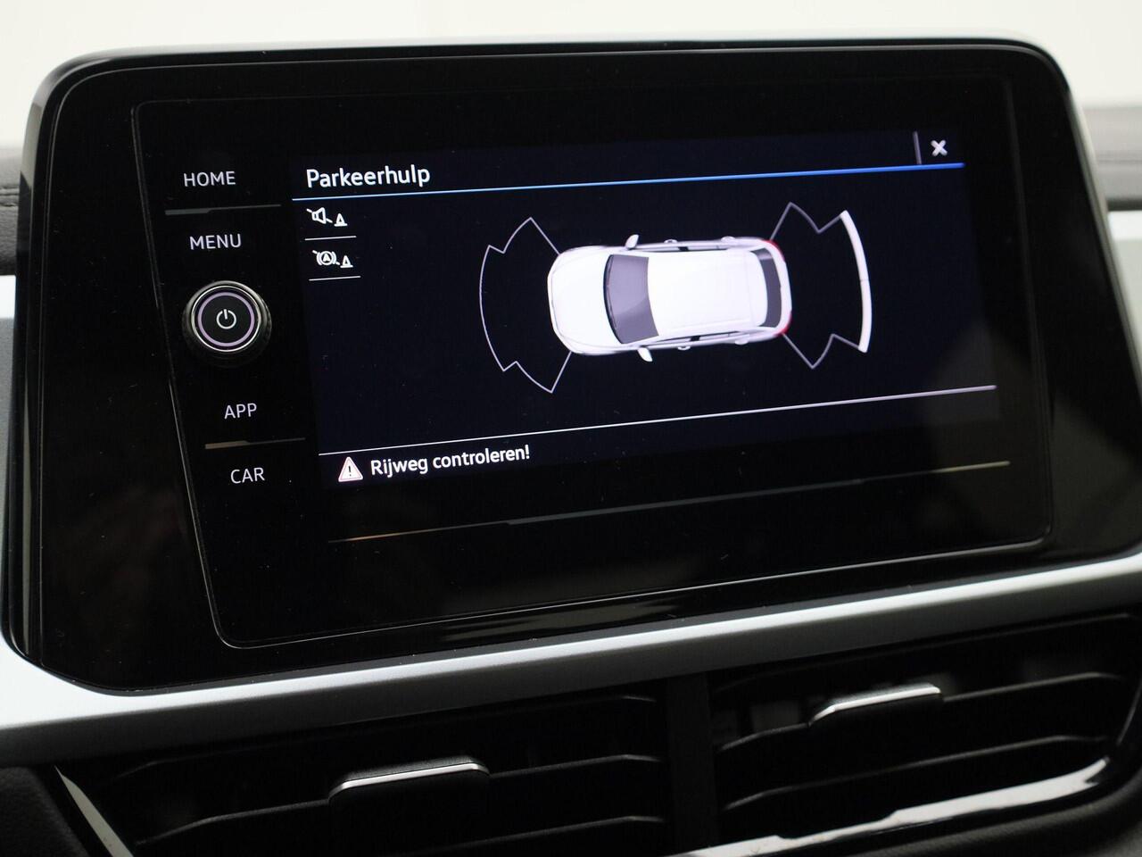 Volkswagen T-Roc 1.0TSI/116PK Life · Apple/Android Car Play · Stoelverwarming · LED · Garantie tot januari 2027