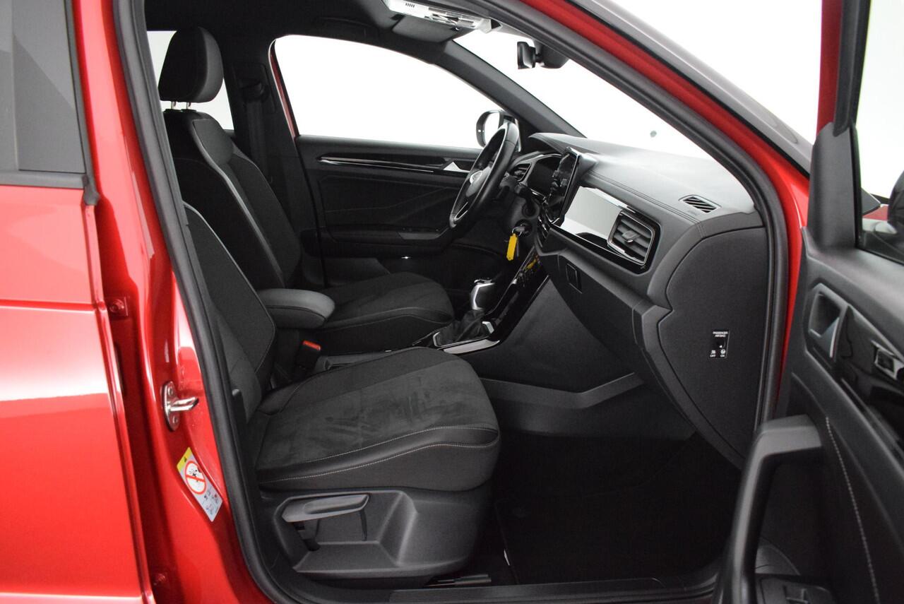 Volkswagen T-Roc 1.5 TSI 150pk DSG Style Navigatie Black Style Adaptive Cruise PDC