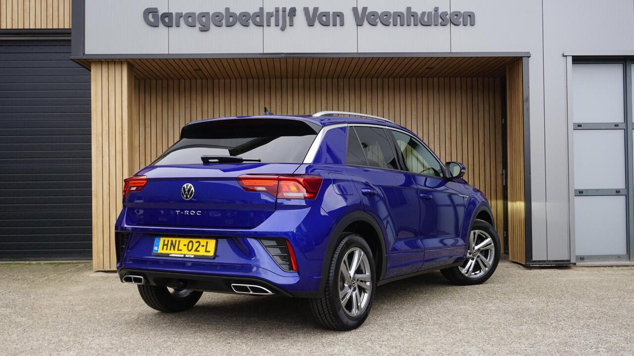 Volkswagen T-Roc 1.5 TSI 150pk DSG 2x R-Line IQ Light Afn-Trekhaak *Lapiz Blue* 17inch LM Adaptive Cruise Control Stuurverwarming *Compleet*