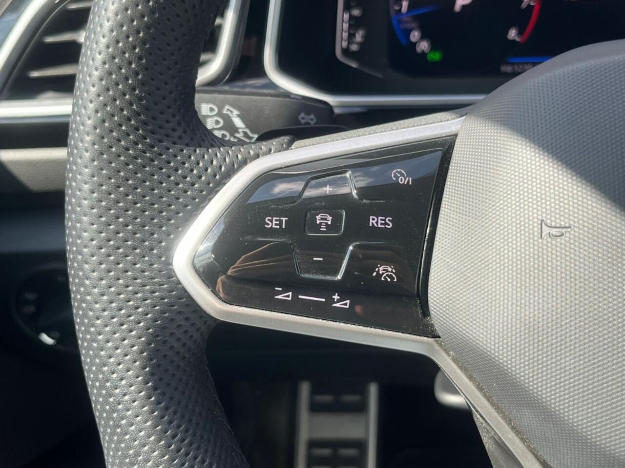 Volkswagen T-Roc Cabriolet 1.5 TSI 150pk DSG R-Line Black Style | 4j garantie | L