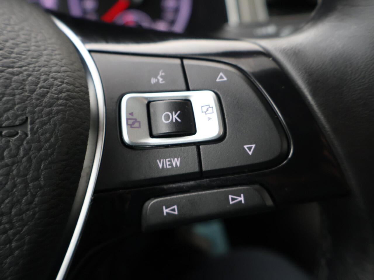 Volkswagen T-Roc 1.0 TSI Style | 110 PK | Navigatiesysteem | Adaptive cruise control | Apple Carplay/Android Auto |