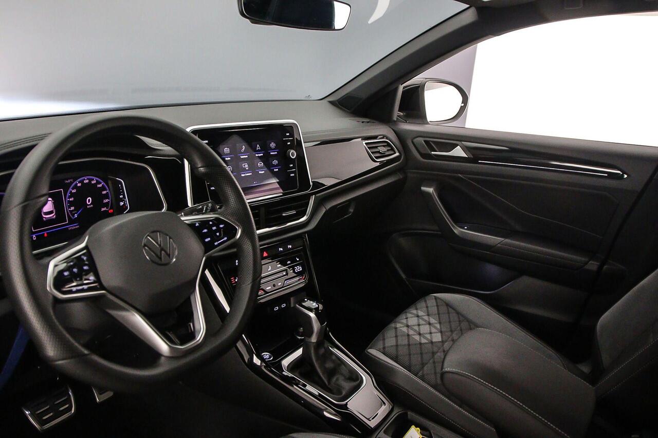 Volkswagen T-Roc R-Line 1.5 TSI 150pk DSG Automaat Adaptive cruise control, Achteruitrijcamera, Stoelverwarming, LED koplampen, Keyless start, Parkeersensoren