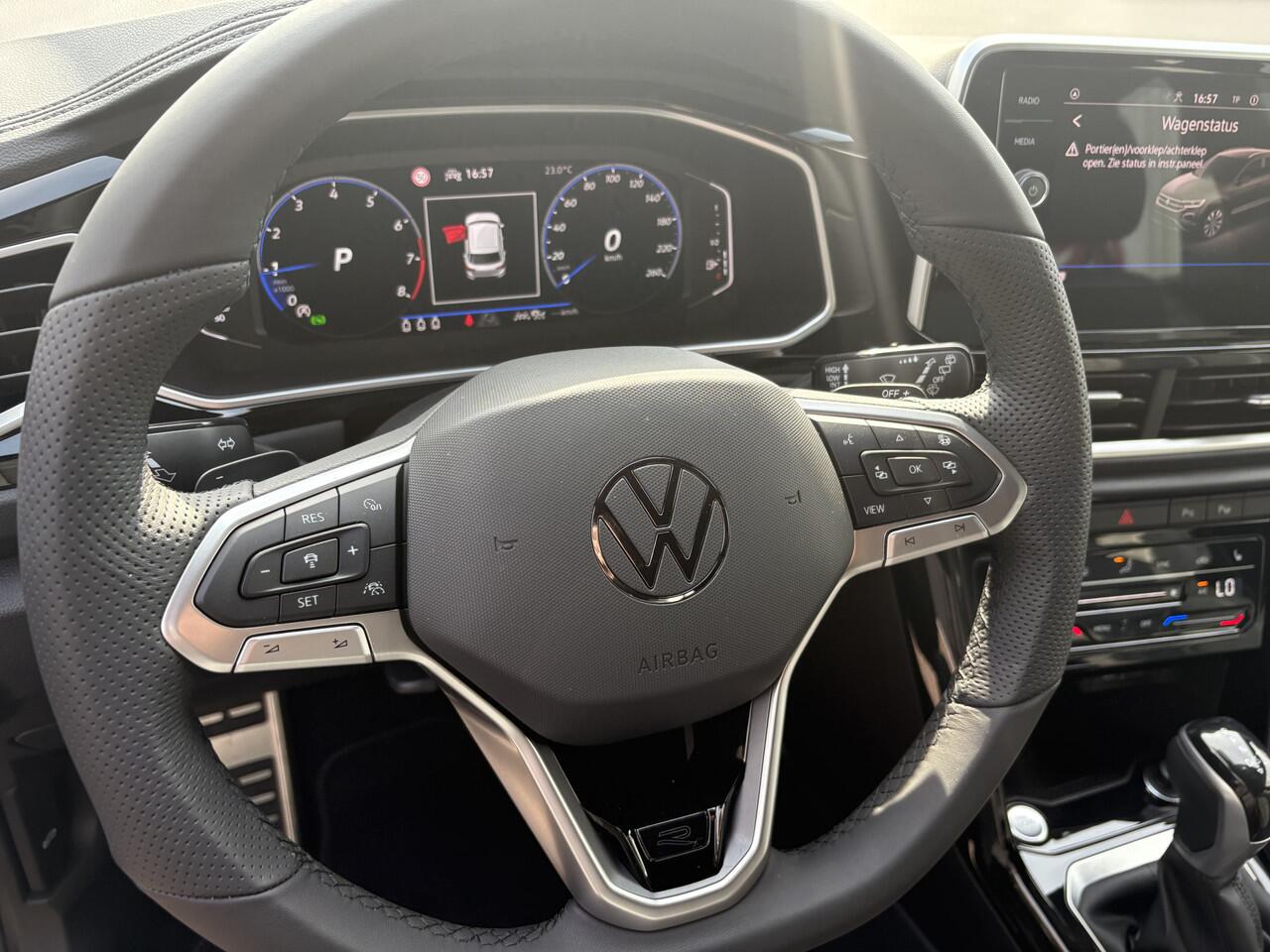 Volkswagen T-Roc 1.5 TSI R-Line Edition camera trekhaak 19 inch velgen NIEUW