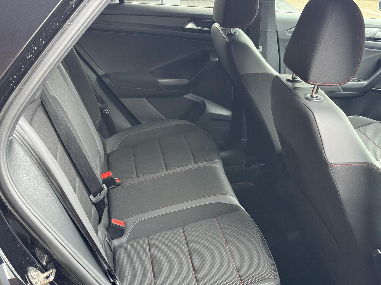 Volkswagen T-Roc 1.5 TSI Sport,Navi,Carpl,Trekh,Cam,Cruise,Led