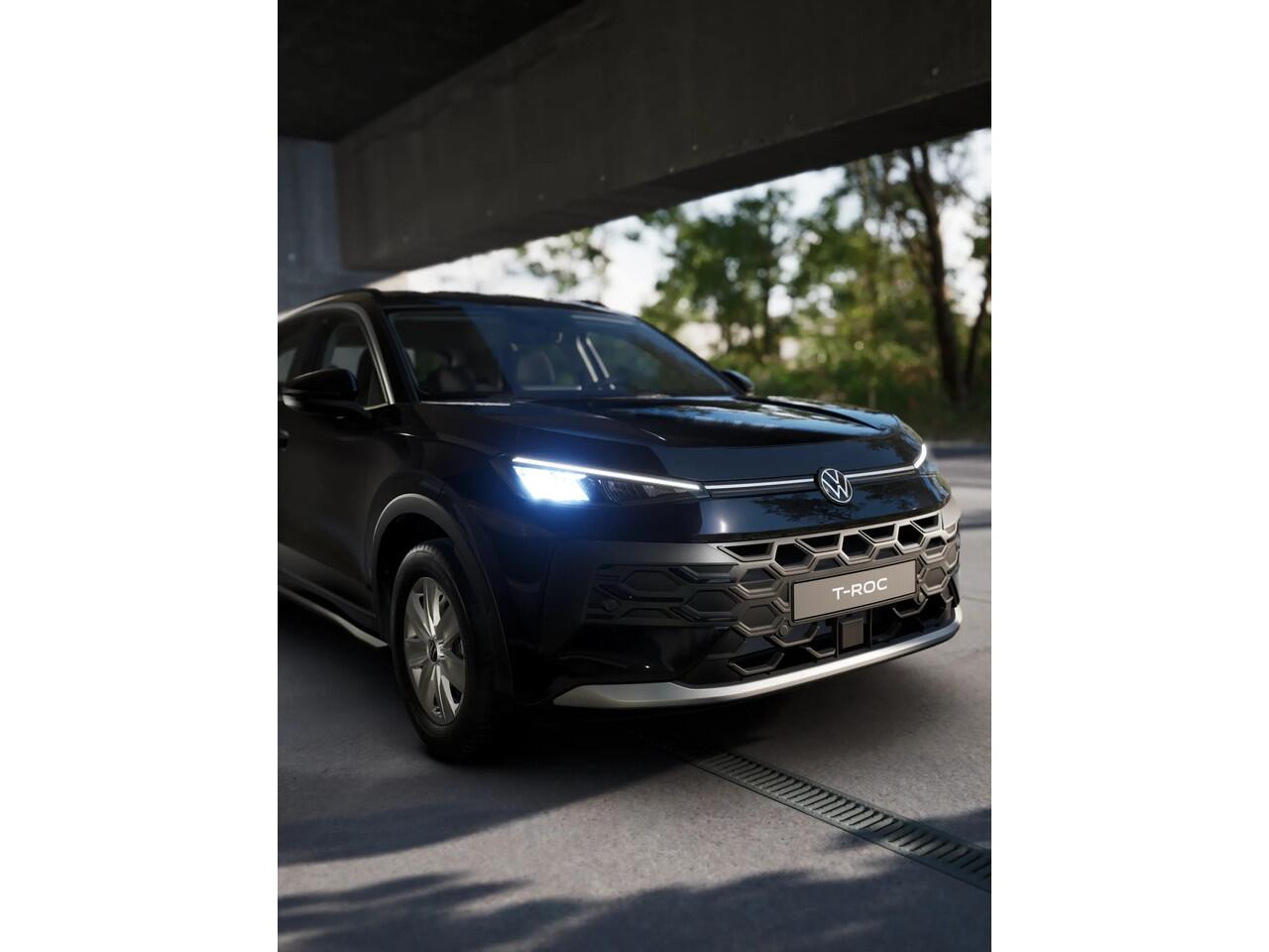 Volkswagen T-Roc Style First Edition | 'App-Connect' draadloze smartphone integratie | 30,5 cm display met 2D en 3D weergave | Achterklep, elektrisch, met sensorgestuurde opening (Easy Open)