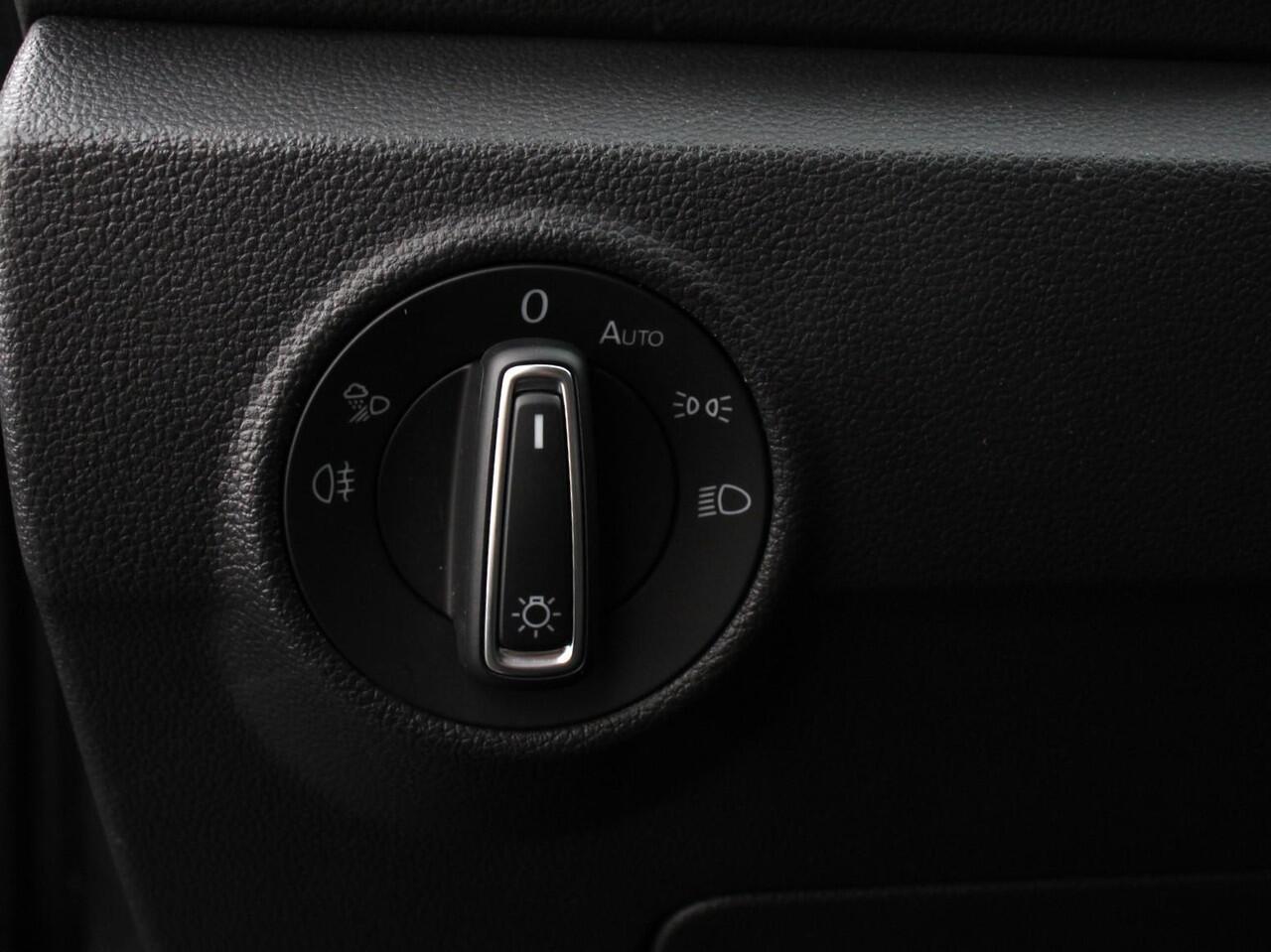 Volkswagen T-Roc 1.5 TSI DSG Style | Navigatie | Apple Carplay / Android Auto | Climate Control | Led | Digitale Cockpit | Adaptive Cruise Control | Trekhaak