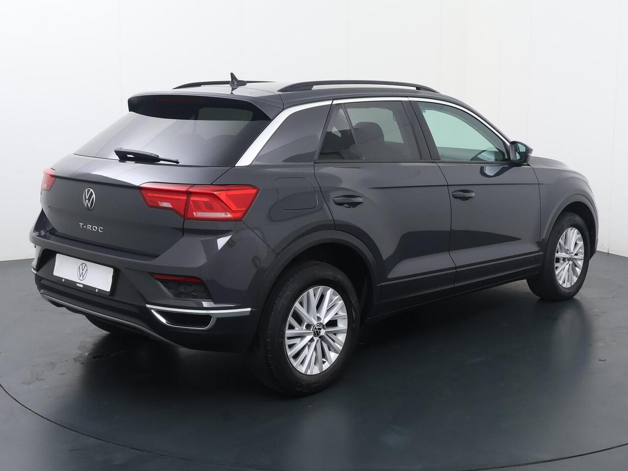 Volkswagen T-Roc 1.0 TSI Style | 110 PK | Adaptive cruise control | Lane assist | Apple CarPlay / Android Auto |