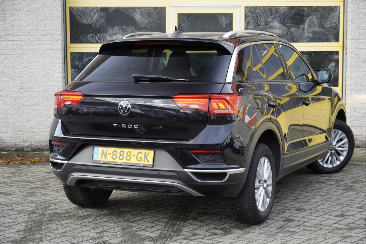Volkswagen T-Roc 1.5 TSI 150PK! Automaat Style BJ2021 Lmv 16" | Led | Pdc | Navi | App-Connect | Climate control | Cruise control | Extra getint glas