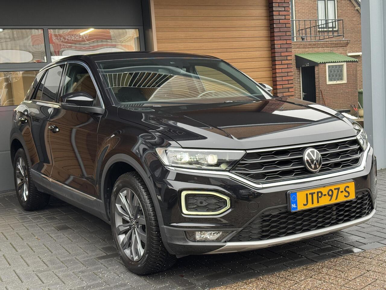 Volkswagen T-Roc 1.5 TSI Sport,Navi,Carpl,Trekh,Cam,Cruise,Led