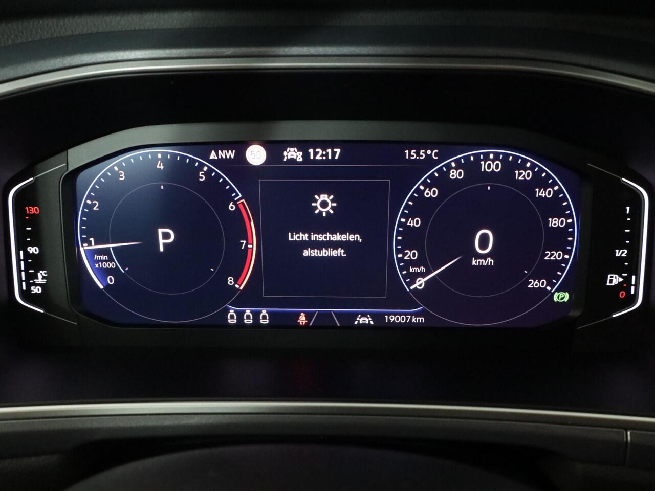 Volkswagen T-Roc 1.5 TSI Style 150 PK DSG | Verlengde garantie | Panorama dak | Keyless entry | Parkeer camera | El. achterklep |