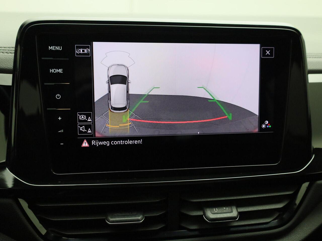 Volkswagen T-Roc 1.5TSI/150PK R-Line Blackstyle DSG · Panoramadak · Camera + Parkeersensoren · Keyless · Apple/Android Car Play · Garantie t/m 02-08-2027 of 100.000km