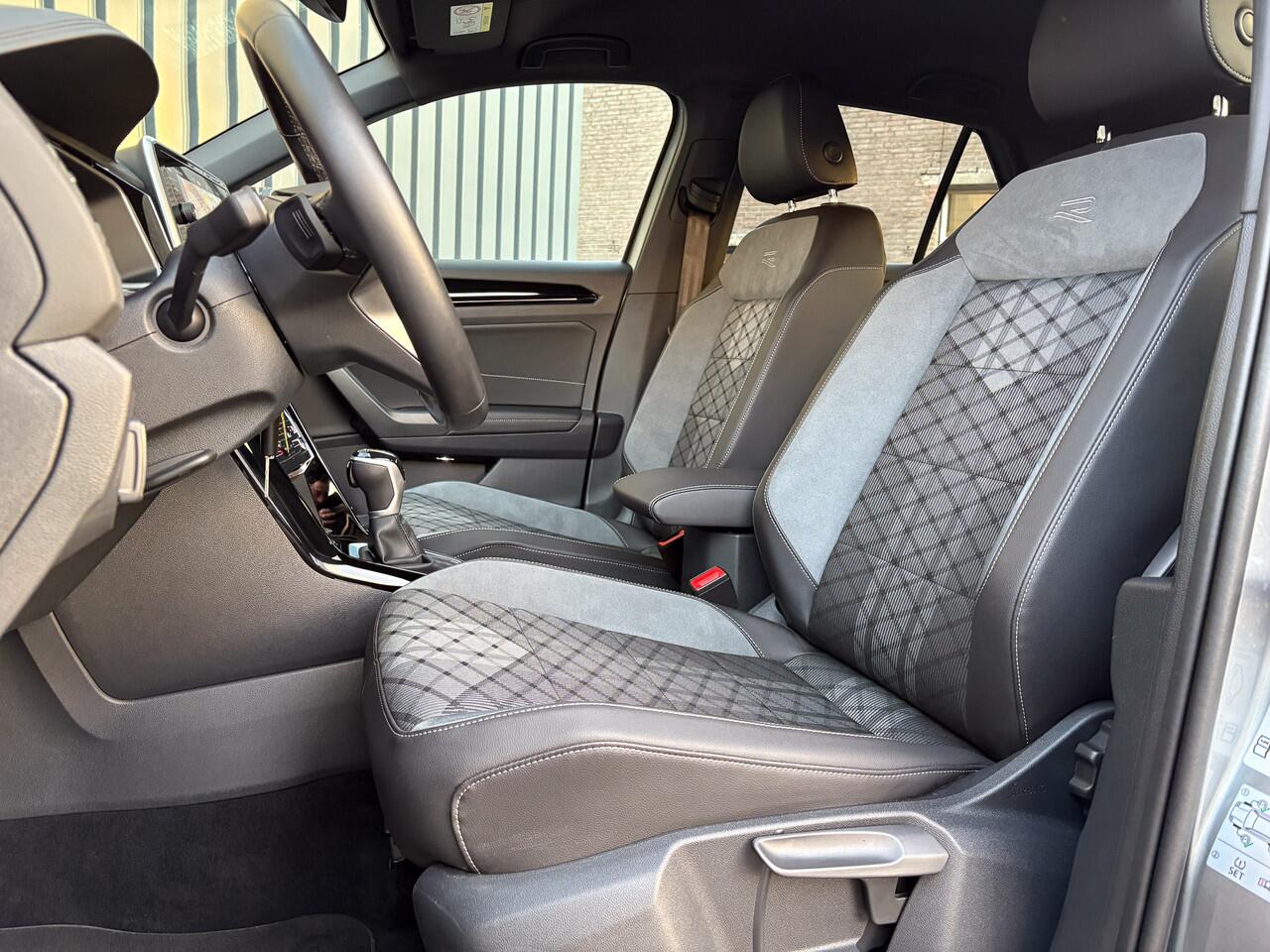 Volkswagen T-Roc 1.5 TSI 150Pk R-Line Business | Black Style | IQ Light | 19'' | Camera | Prijs Rijklaar!!