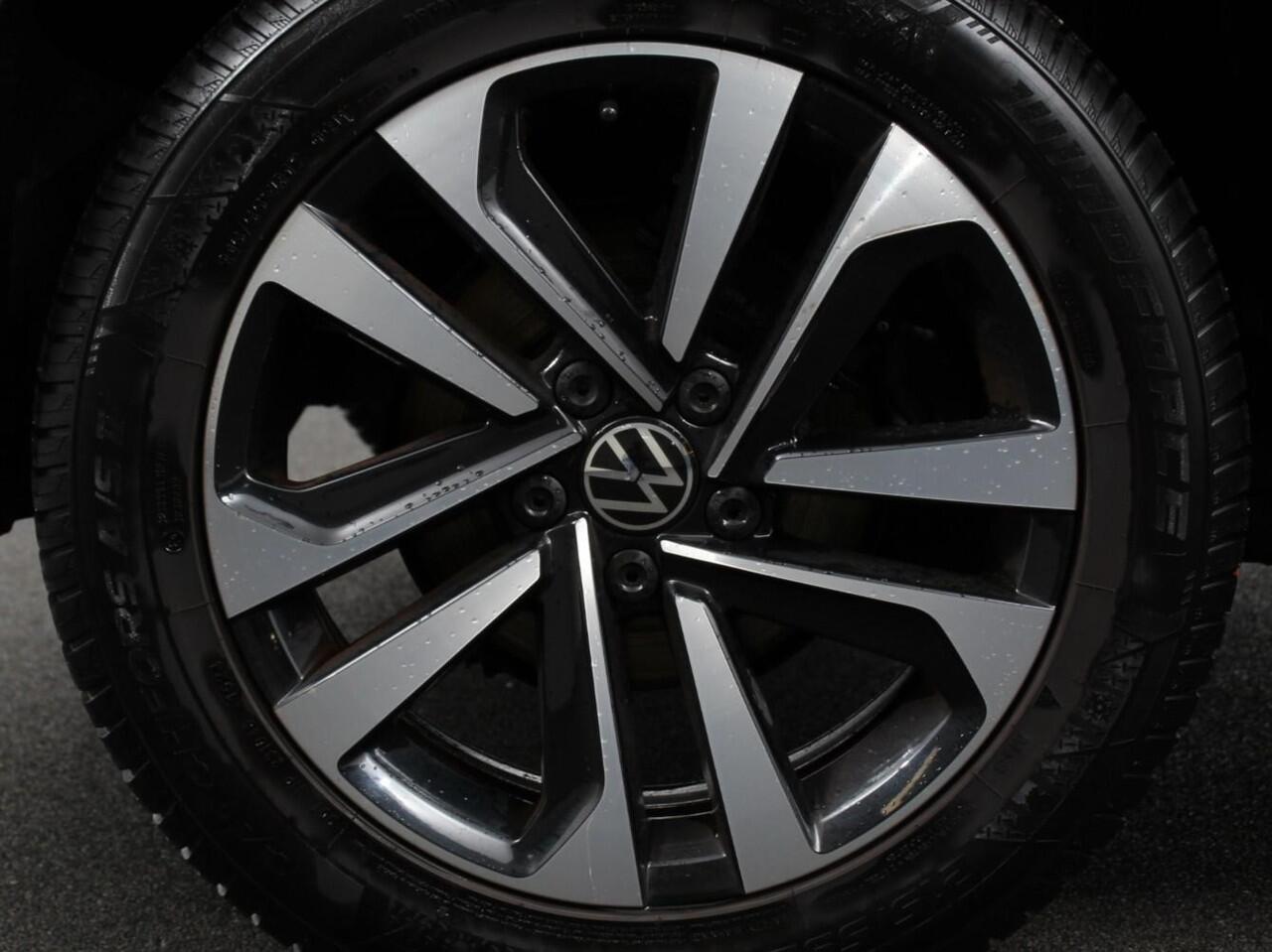 Volkswagen T-Roc 1.5 TSI DSG Active | Navigatie | App Connect/Apple Carplay/Android Auto | Climate Control | Cruise control Adaptive | PDC VA | Winter Pack | Lichtmetalen Velgen