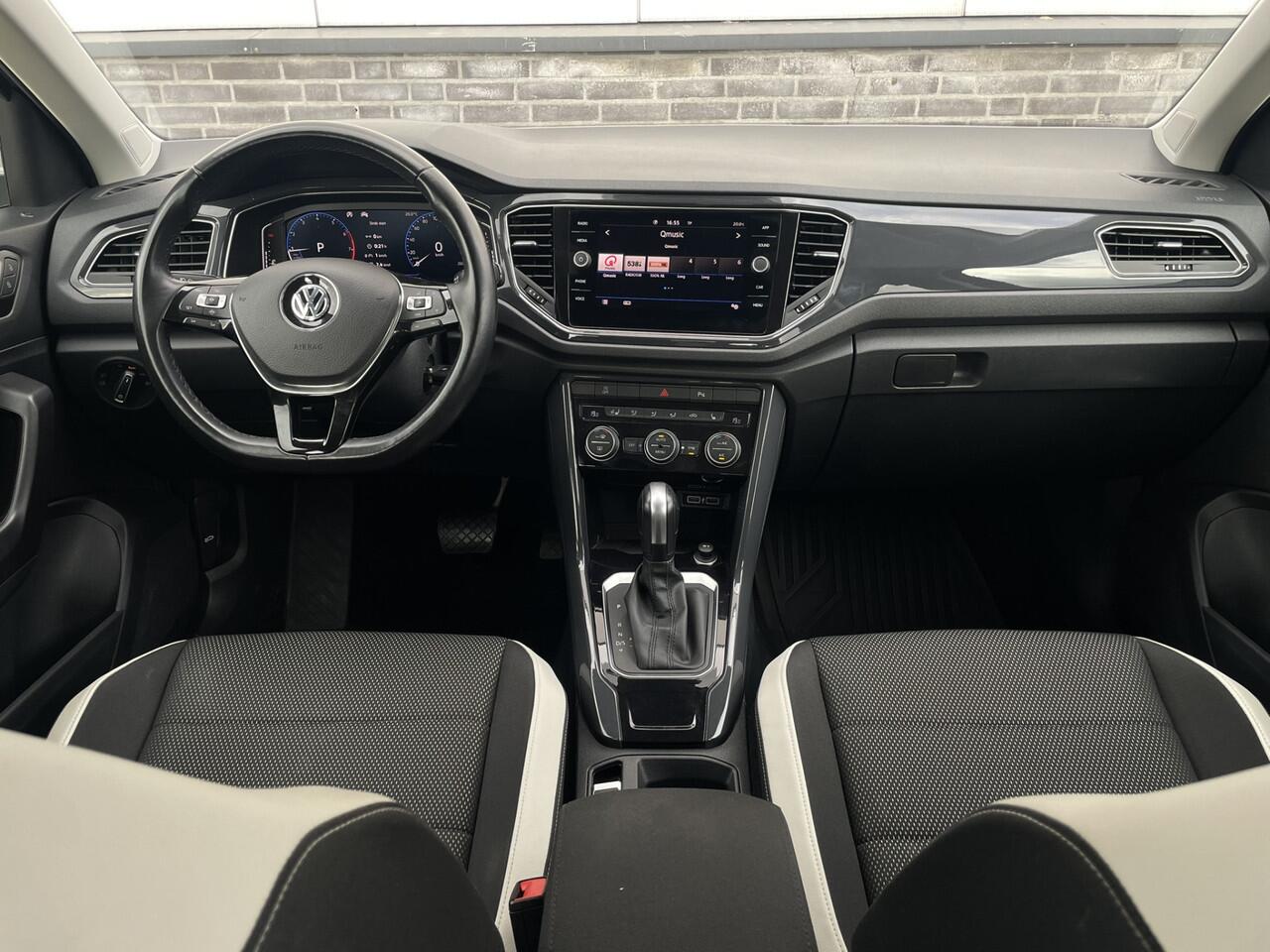 Volkswagen T-Roc 1.5 TSI Sport LED | Trekhaak | Carplay | Camera | Virtual Cockpit | PDC