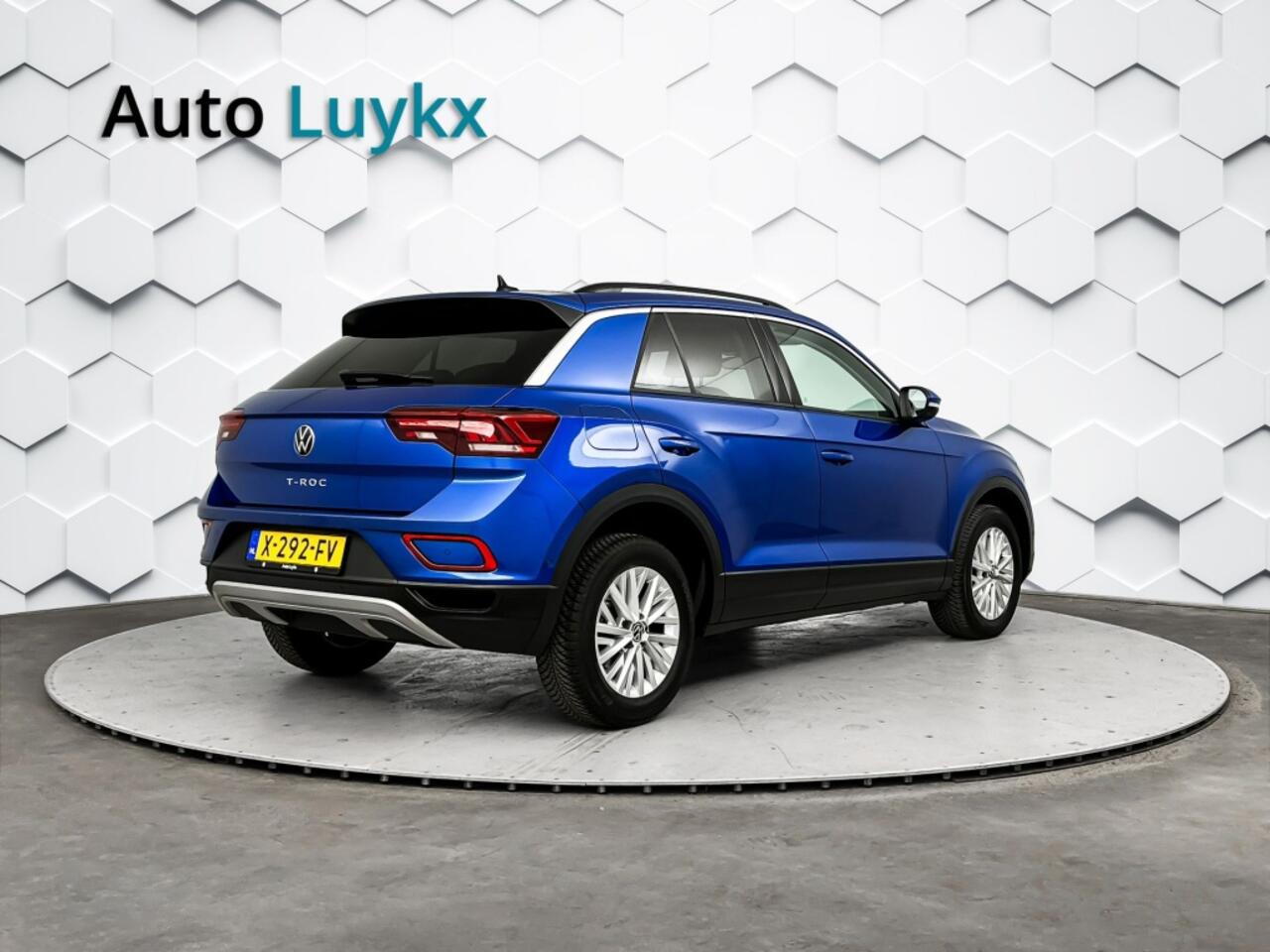 Volkswagen T-Roc 1.5 TSI Life Business DSG Automaat | Adaptieve Cruise Control | Apple Carplay/Android Auto | Parkeersensoren voor + achter