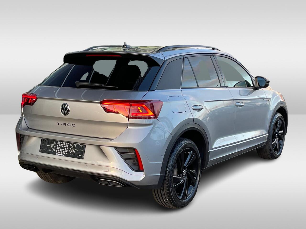 Volkswagen T-Roc 1.5 TSI 150PK DSG R-Line Black Style Panoramadak / Afn. Trekhaak / Achteruitrijcamera / 18'' LMV Nevada/ LED Matrix Ergo Active stoelen / Electr. a.klep / Draadloos App connect / Navi / Clima / DAB+