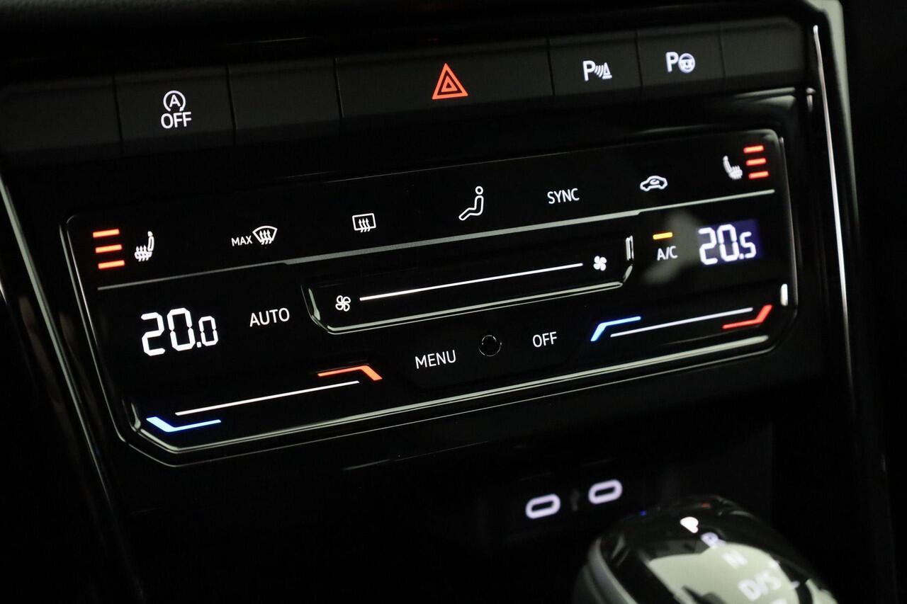 Volkswagen T-Roc R-Line Edition 1.5 TSI 110 kW / 150 pk DSG | IQ Light | Camera | Park Assist | Keyless | 17 inch