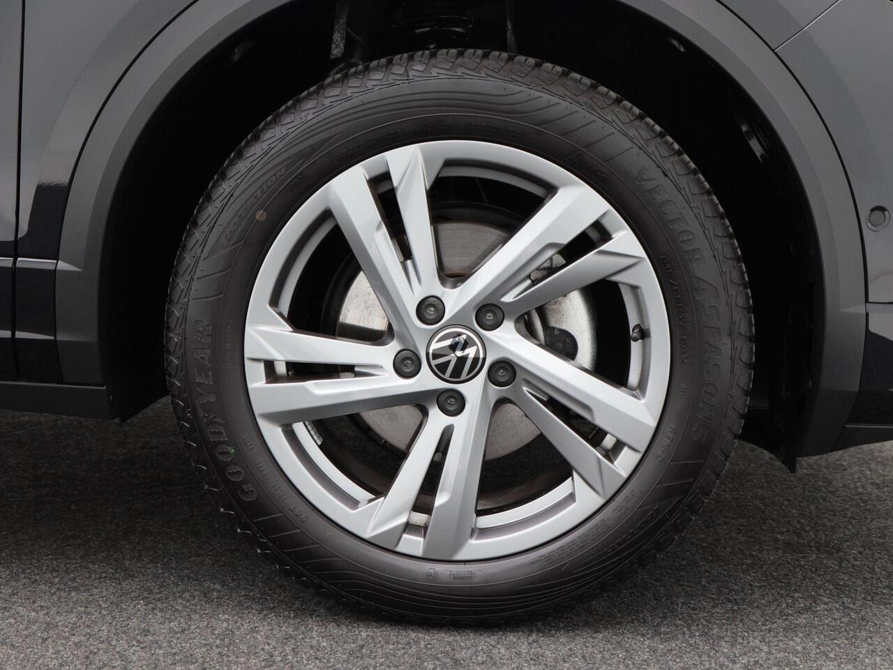 Volkswagen T-Roc 1.5 TSi 150 Pk Automaat R-Line Business | Adaptive Cruise | Climate Control | Camera | Navigatie | Stoelverwarming | Carplay | Trekhaak | 17 Inch | 23.588 Km!!