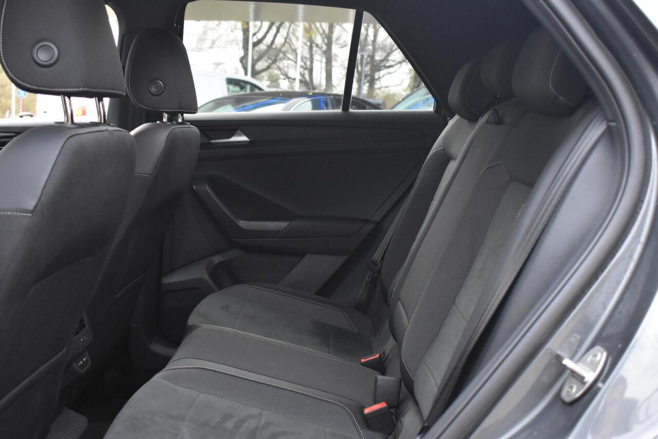 Volkswagen T-Roc 1.0 TSI R-Line Business 12-2022! Massagestoel | Stoelverwarming | Navigatie | Adaptieve Cruise | LED | 12 mnd BOVAG garantie | Whatsapp 06-53188999