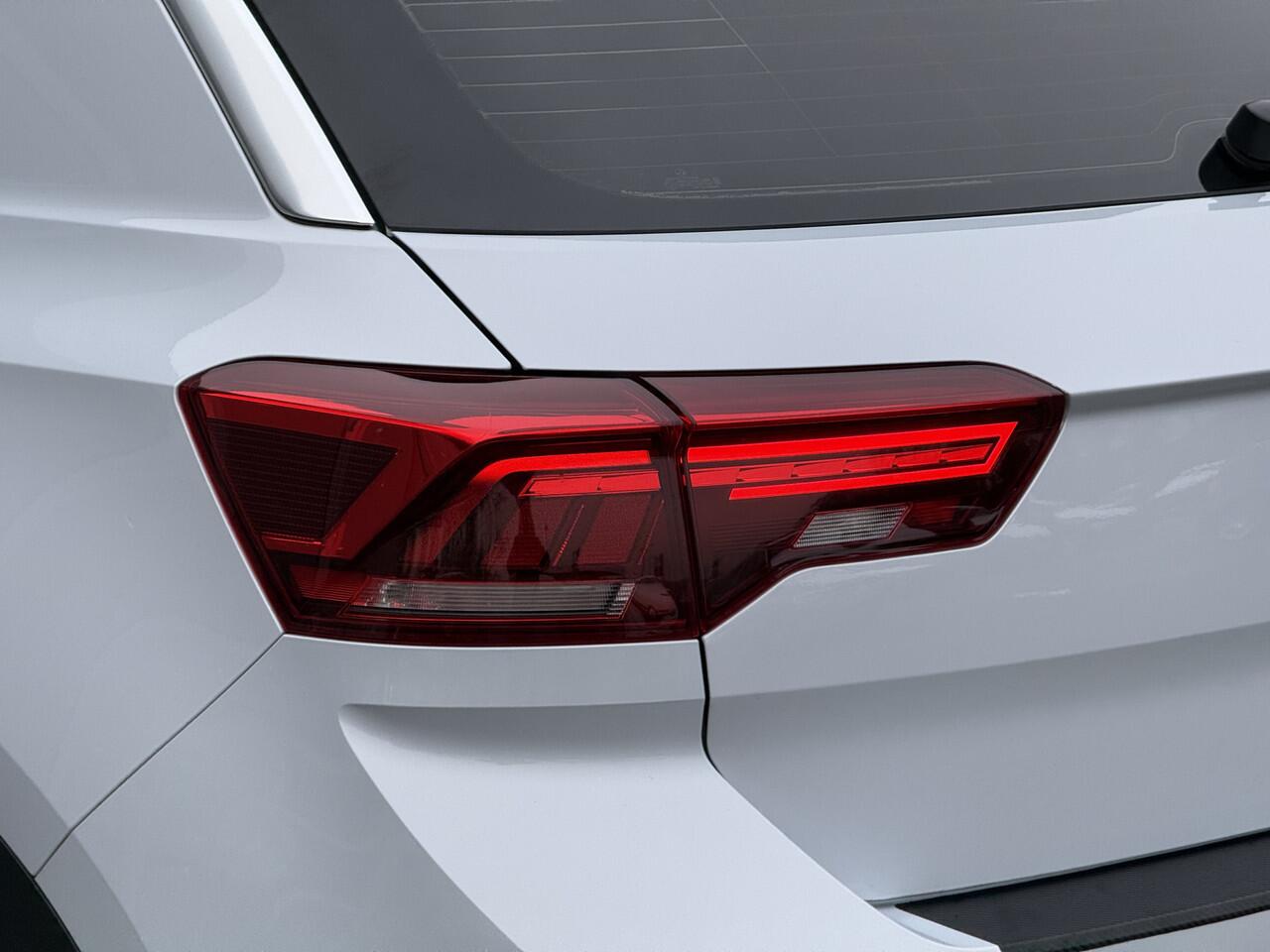 Volkswagen T-Roc 1.5 TSI Sport | LED | Camera | ACC