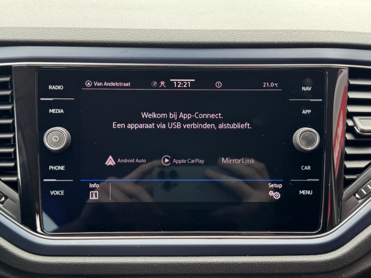 Volkswagen T-Roc 1.0 TSI UNITED 110PK LED NAVI CARPLAY AIRCO LMV PDC