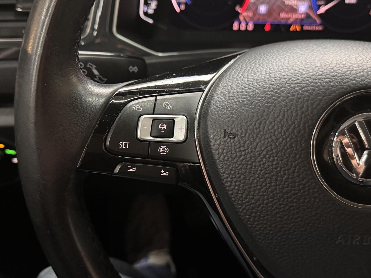 Volkswagen T-Roc 1.5 TSI 150pk Style Half Leer Navi Digi Dash Parkeersensoren Privacy Glass Dealeronderhouden