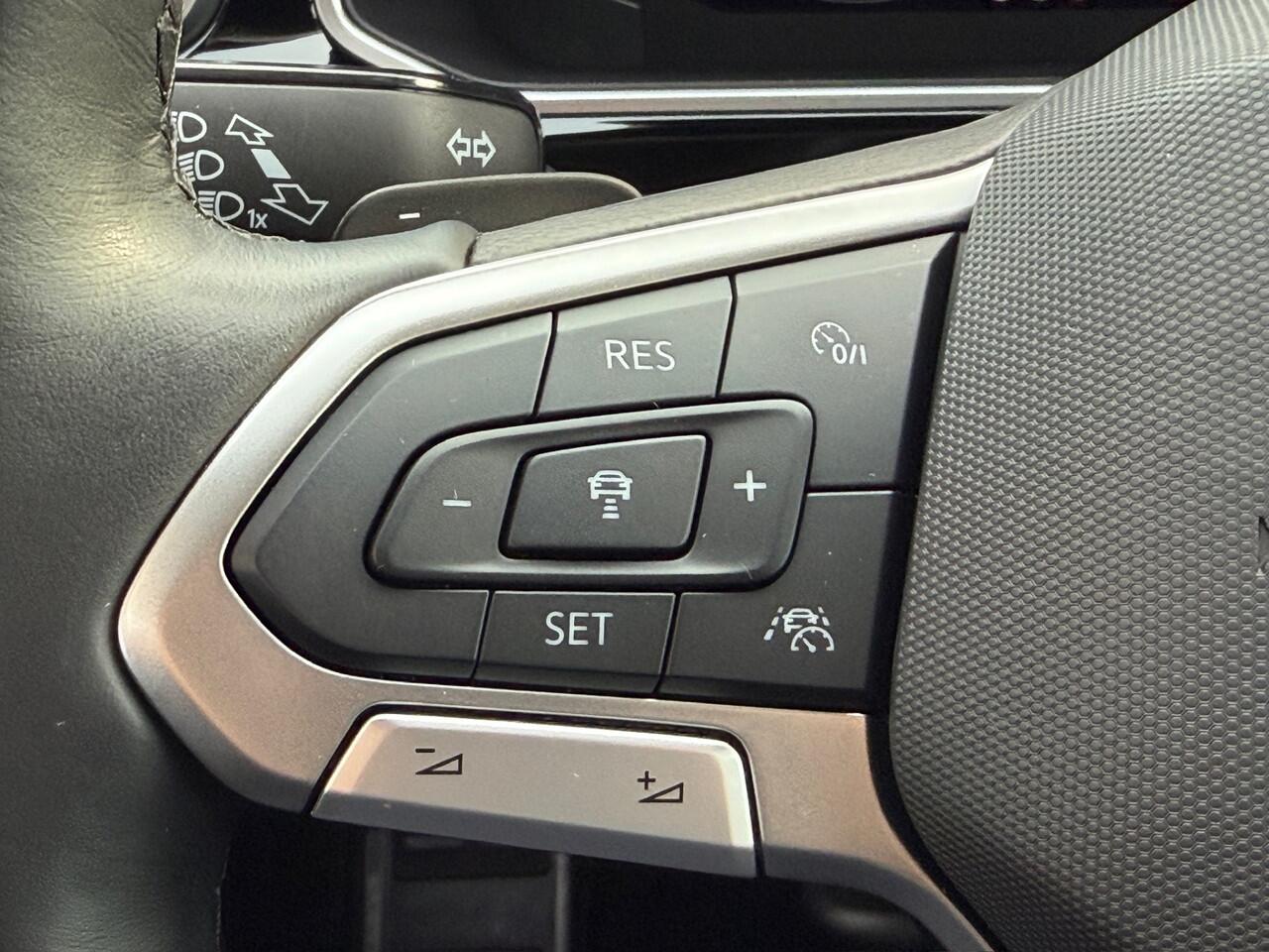 Volkswagen T-Roc 1.5 TSI 150pk DSG R-Line | Camera | Keyless | Elek. Achterklep | Dode hoek | Rijklaar incl. 1 jaar Bovag garantie